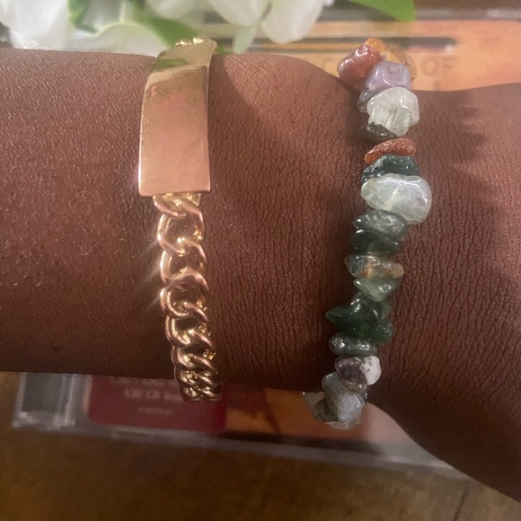 Green crystal like rock tree charm bracelet - Picture 7 of 8